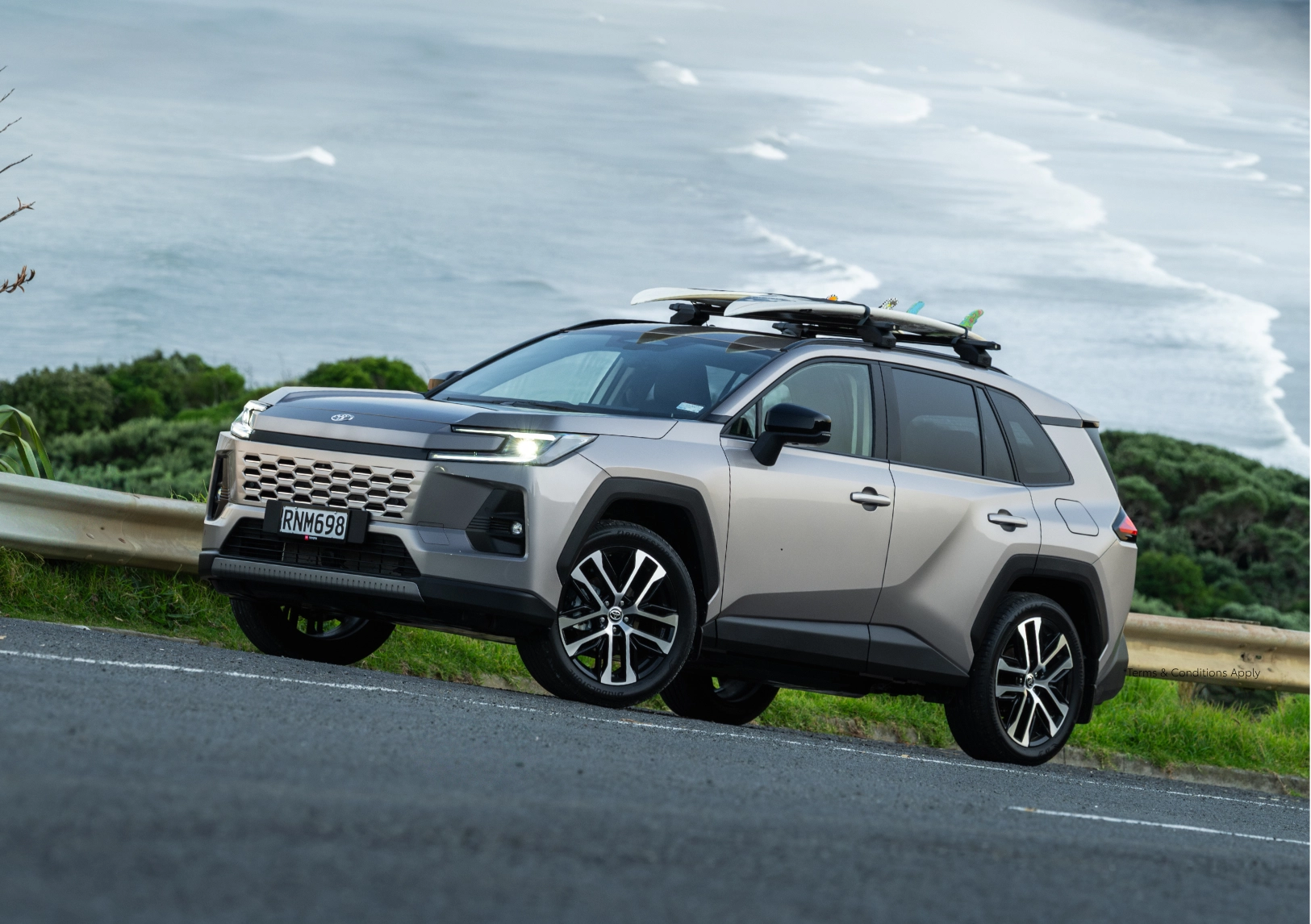 DeskPoster RAV4PHEVPromo4
