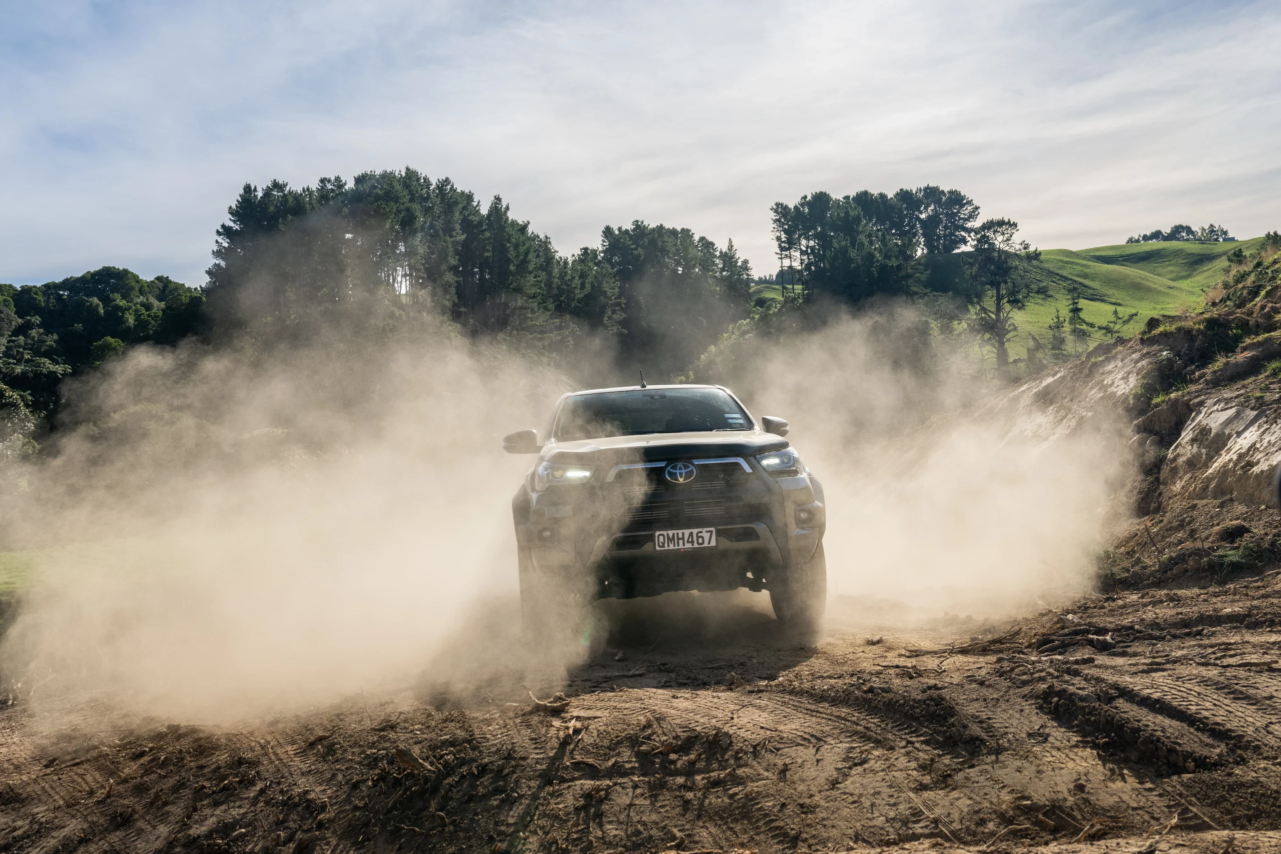 Toyota Hilux SR5 Cruiser 4WD 2024 SJP 131